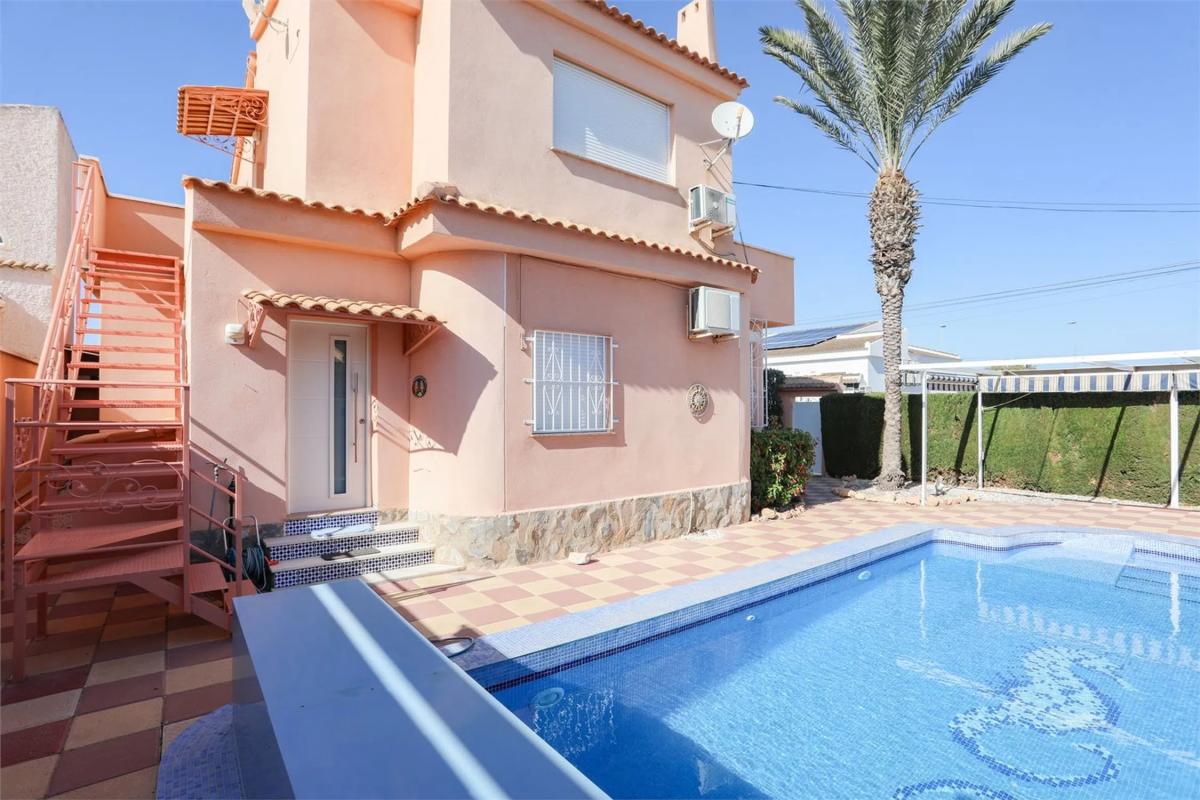 Properties for sale and rent in Spain photo 3