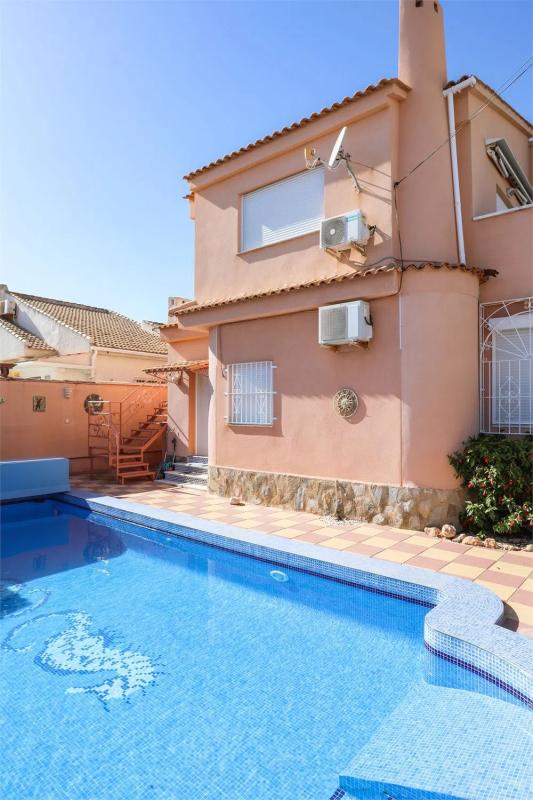 Properties for sale and rent in Spain photo 5