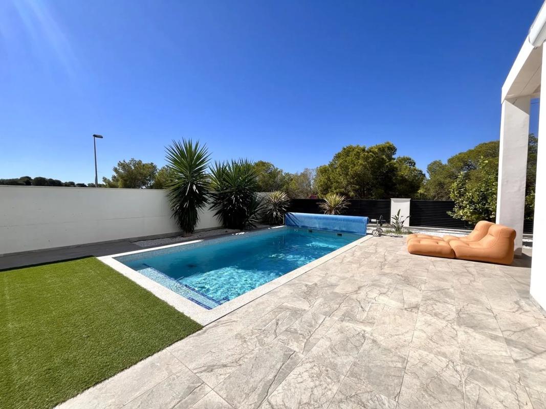 Properties for sale and rent in Spain photo 2