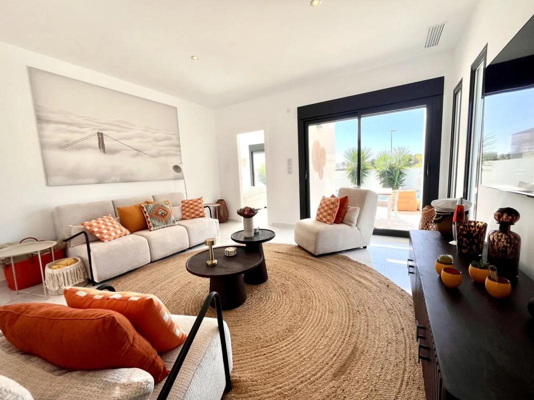 Properties for sale and rent in Spain photo 3