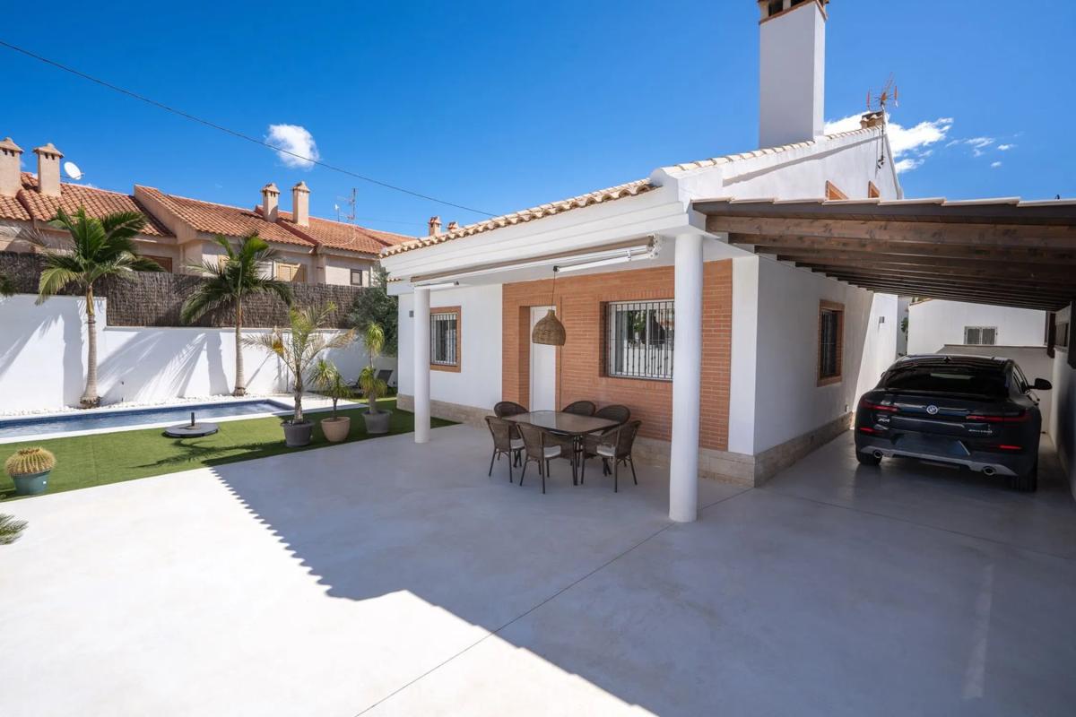 Properties for sale and rent in Spain photo 2