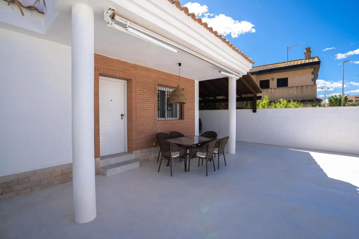 Properties for sale and rent in Spain photo 3