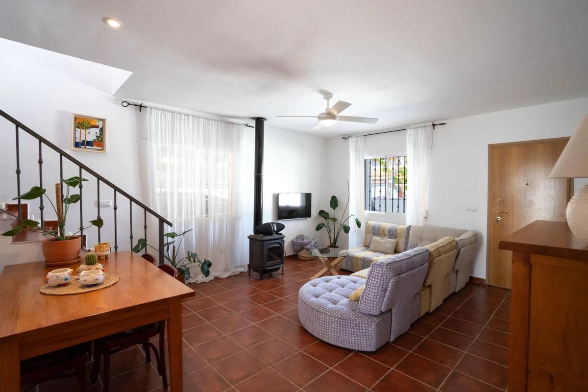 Properties for sale and rent in Spain photo 4