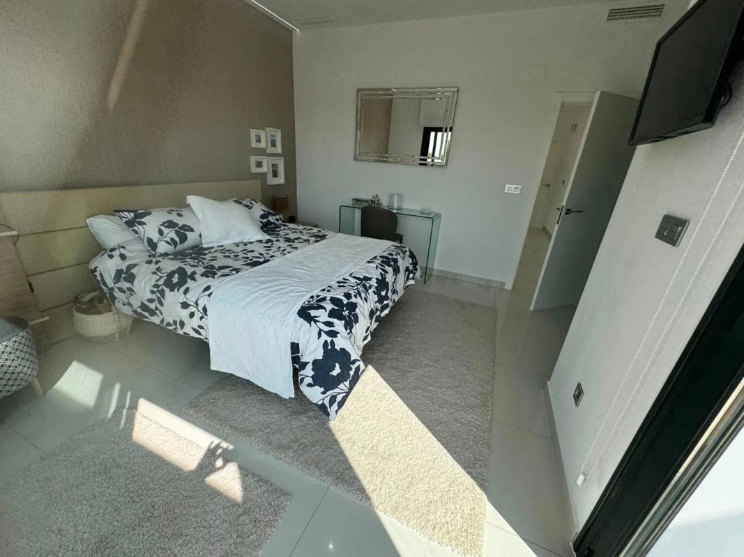 Properties for sale and rent in Spain photo 5