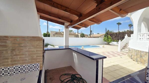 Casa independiente en Calle s/n Calle Pres photo 4