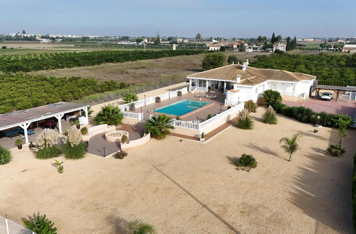 Properties for sale and rent in Spain photo 1