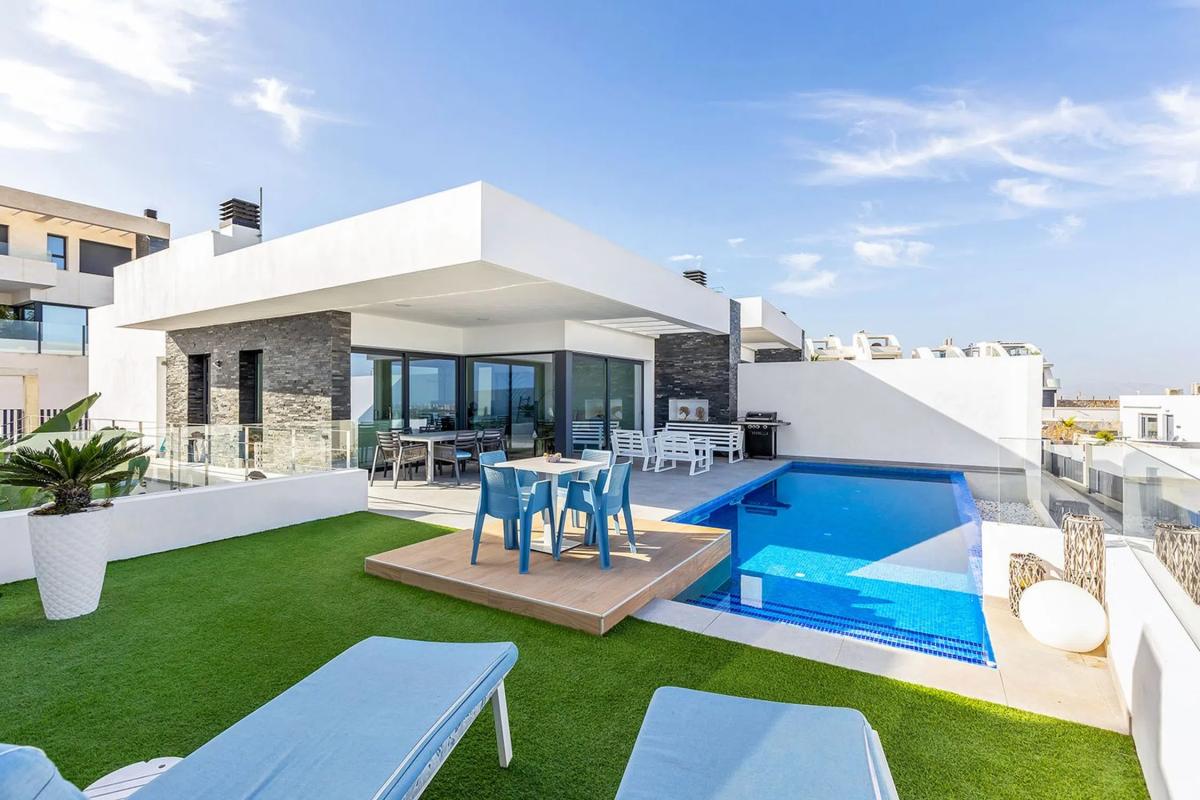Properties for sale and rent in Spain photo 3