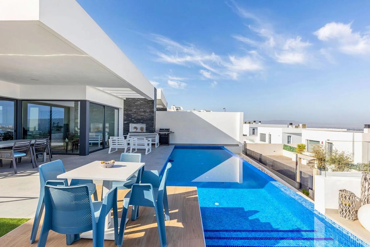 Properties for sale and rent in Spain photo 4