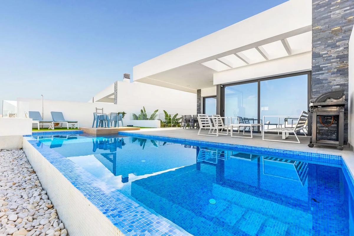 Properties for sale and rent in Spain photo 5