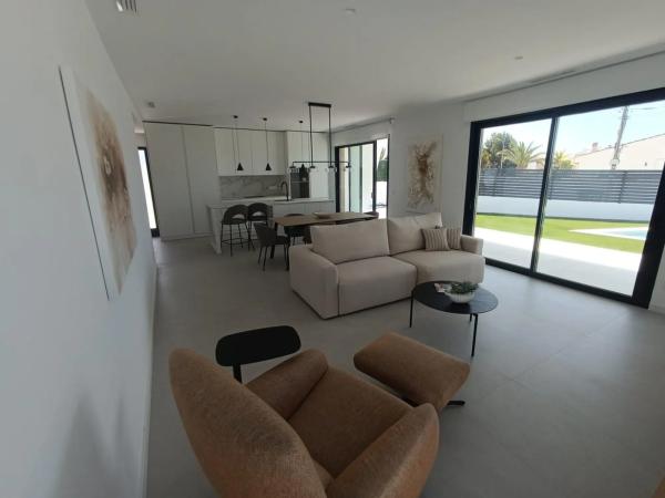 Promoción Casa independiente en calle Galicia, 75 obra nueva en Rojales photo 1