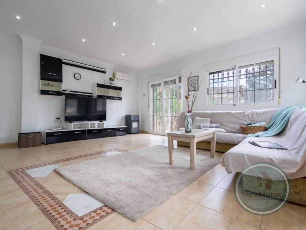Properties for sale and rent in Spain photo 2