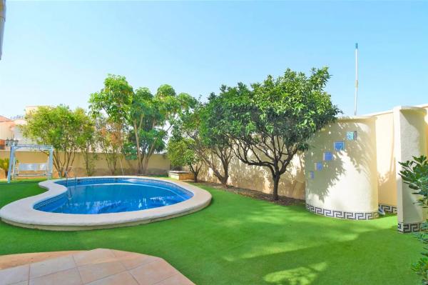 Casa independiente en calle de los Almendros thumbnail 2