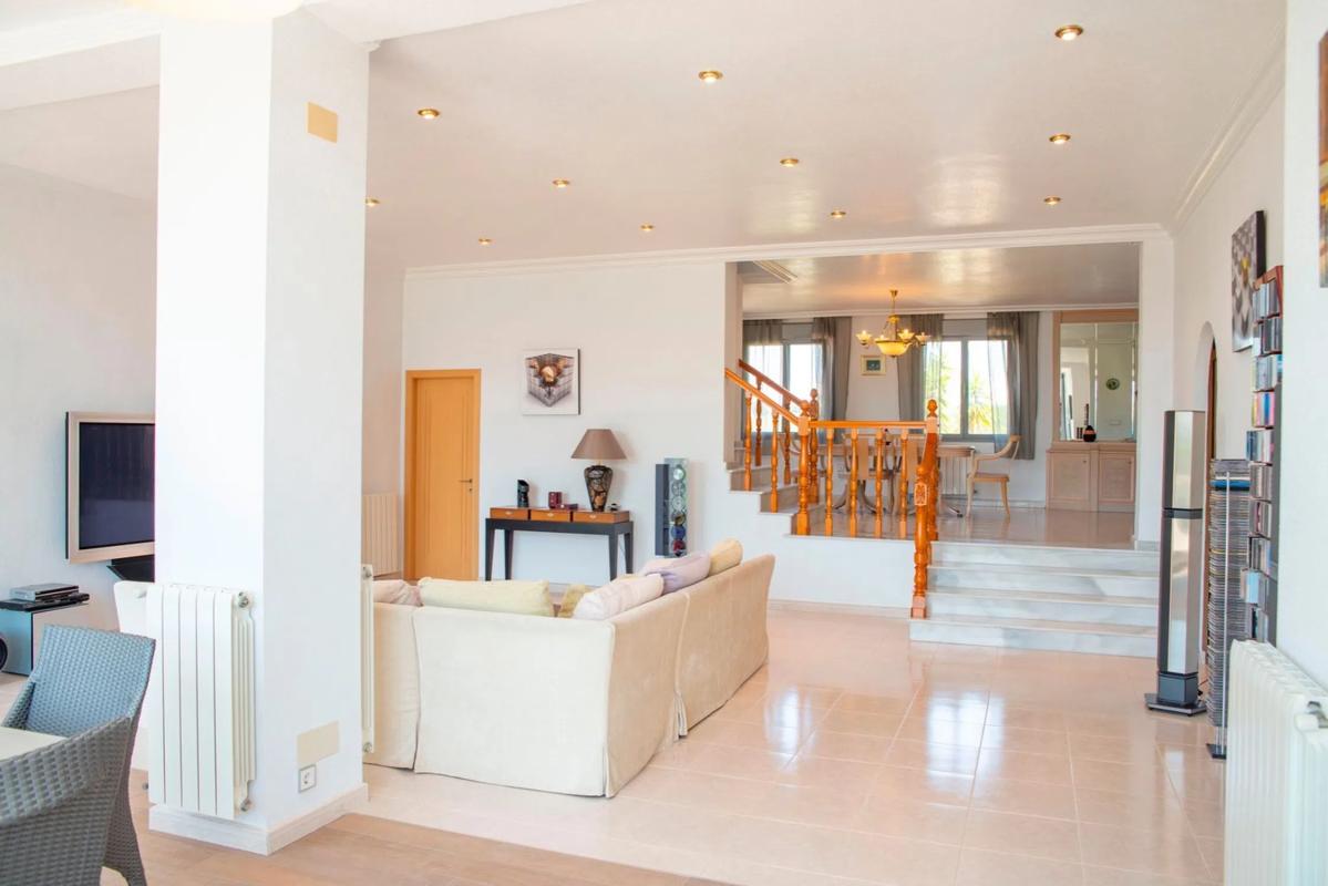 Properties for sale and rent in Spain photo 2