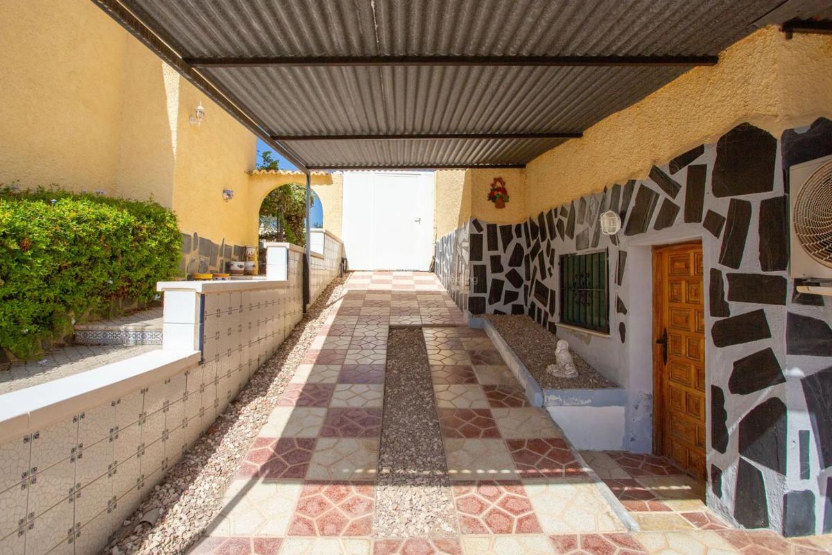 Properties for sale and rent in Spain photo 5