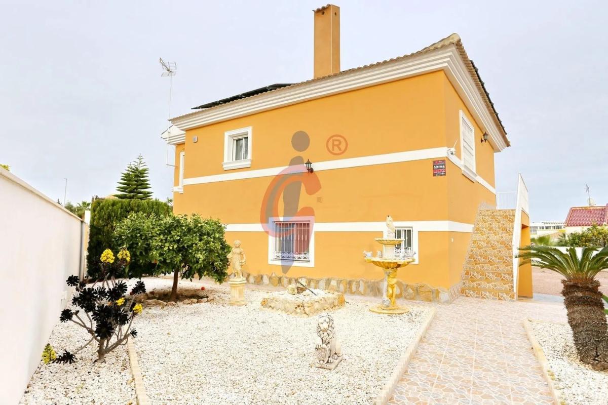 Недвижимость на продажу и в аренду в Испании photo 2