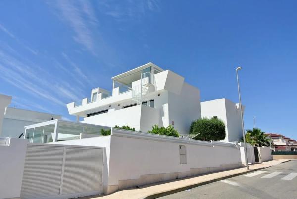 Casa independiente en calle Rosales, 6 thumbnail 1