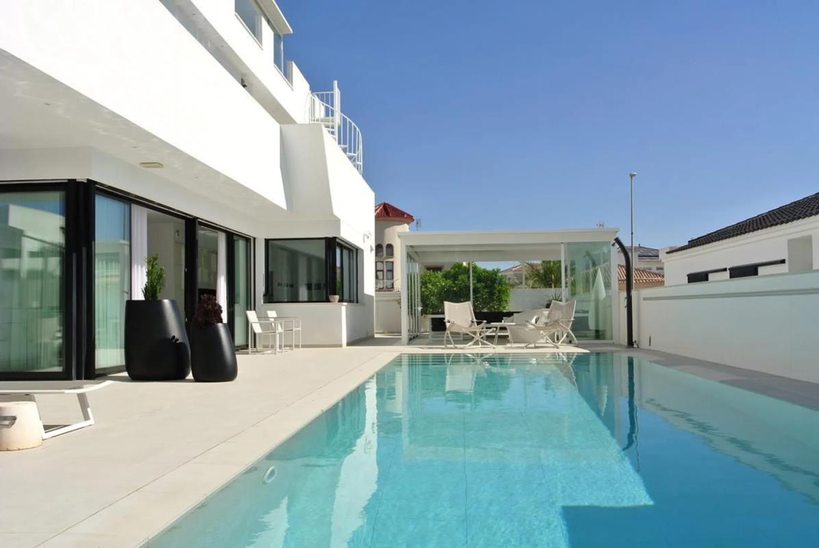 Properties for sale and rent in Spain photo 3