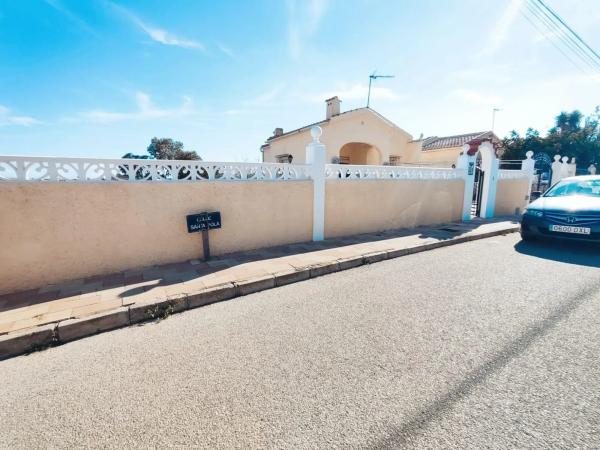 Casa independiente en calle Santa Pola thumbnail 1