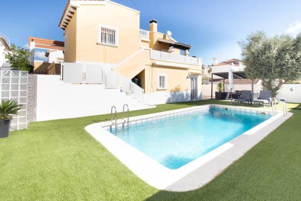 Casa independiente en calle Marbella, 68 photo 1