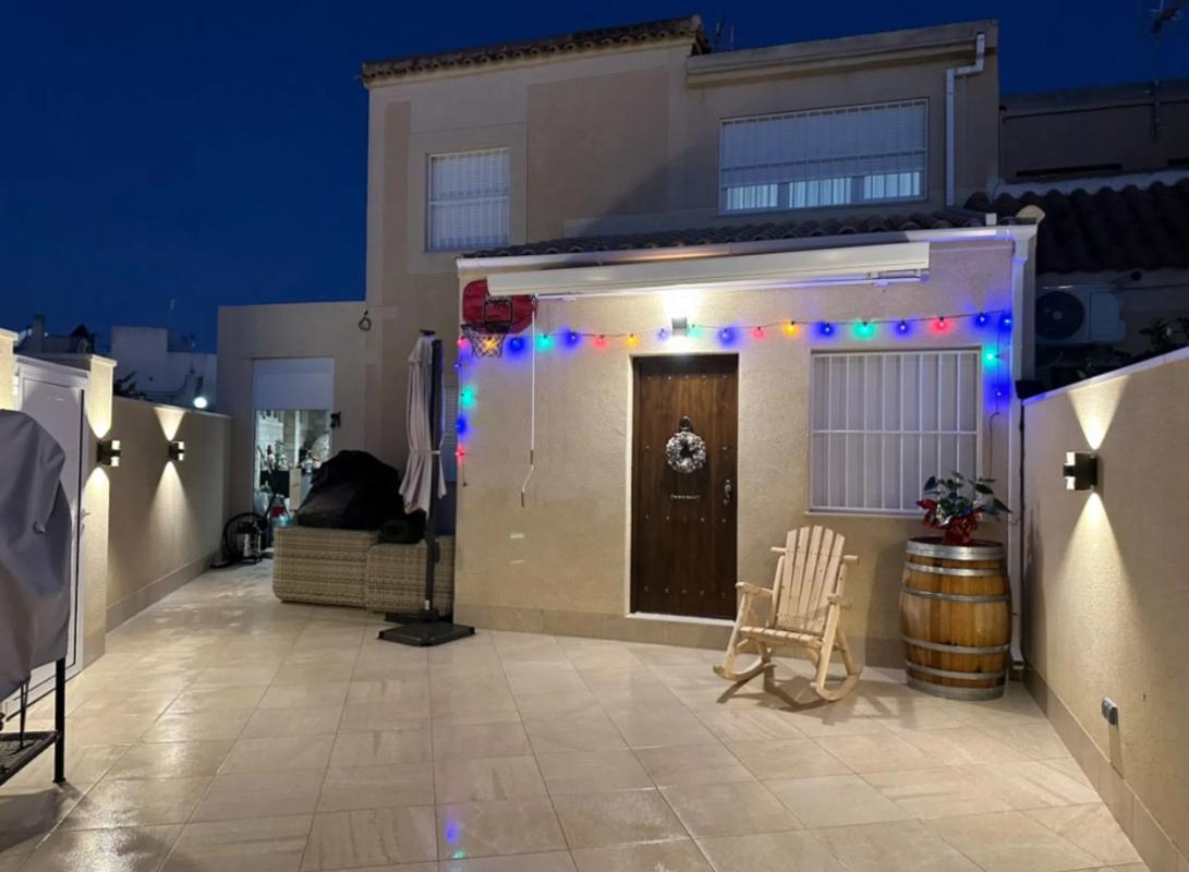 Properties for sale and rent in Spain photo 2