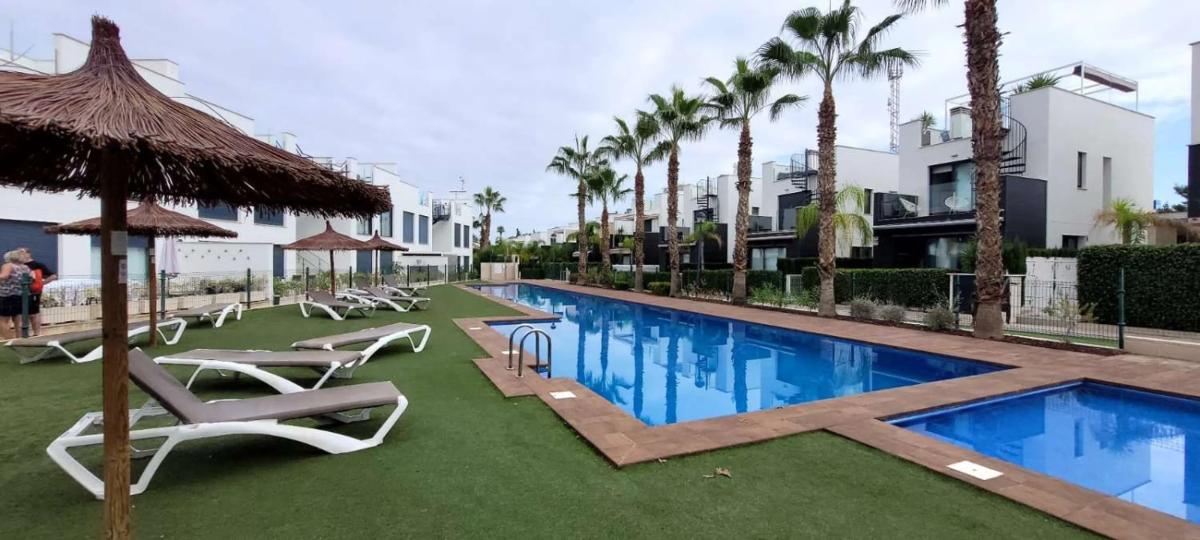 Properties for sale and rent in Spain photo 3