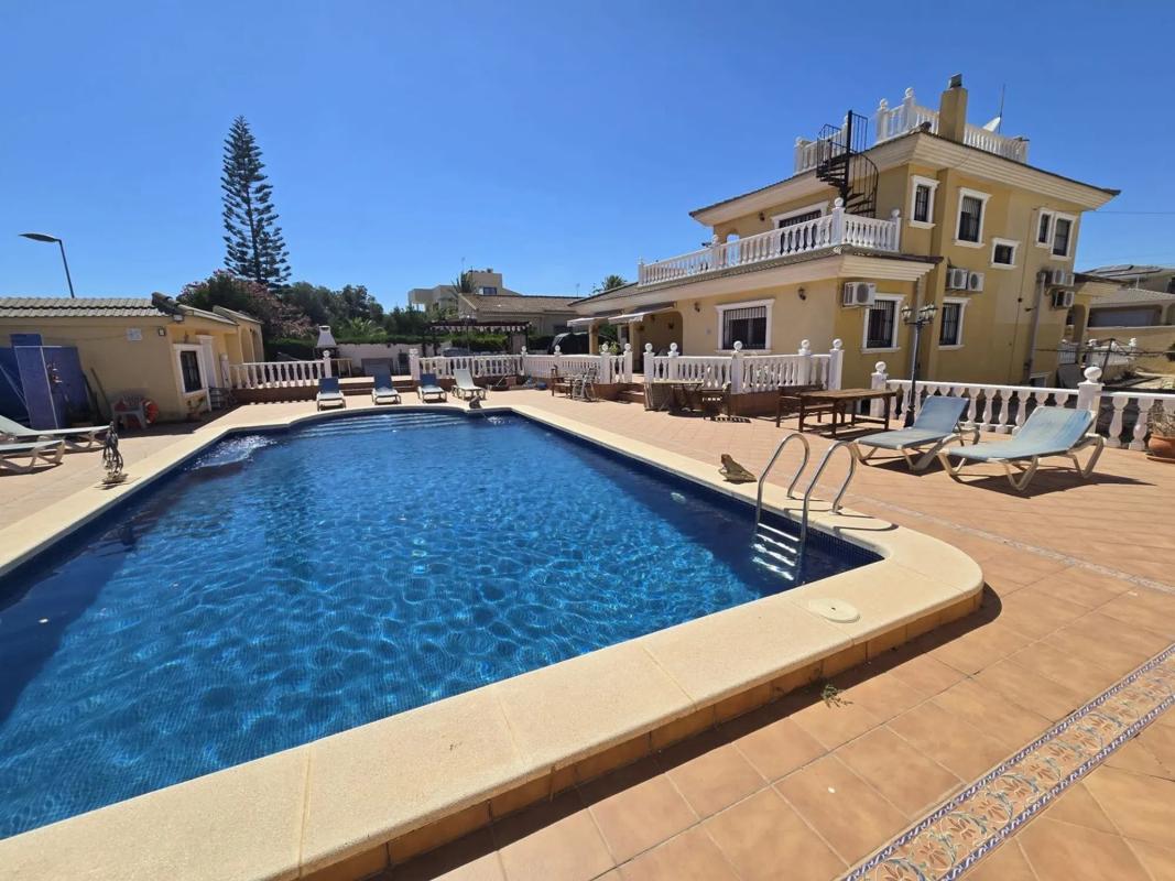 Properties for sale and rent in Spain photo 2