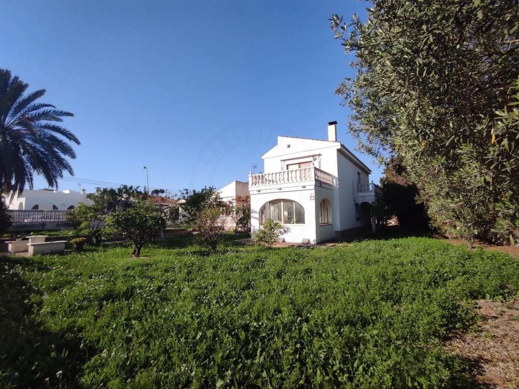 Properties for sale and rent in Spain photo 3