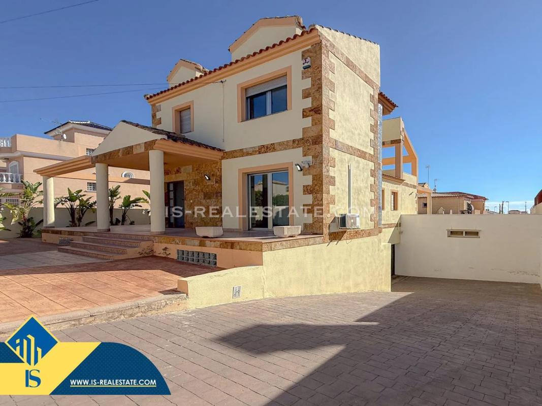 Properties for sale and rent in Spain photo 2