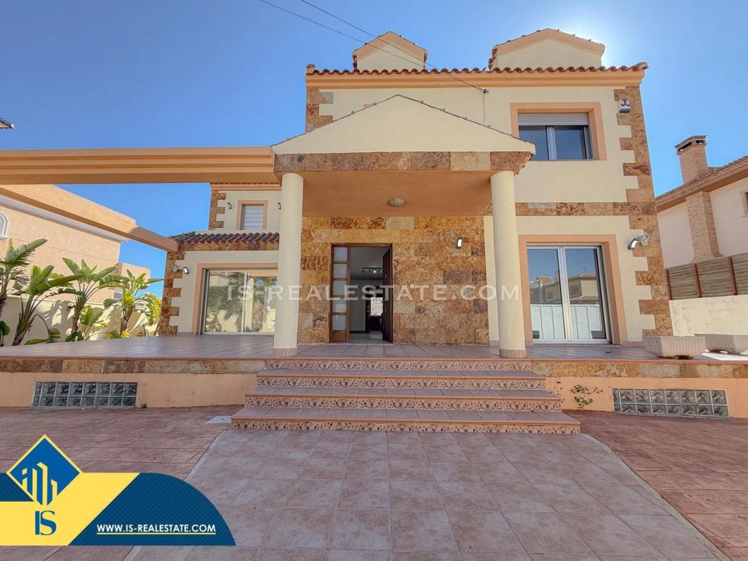 Properties for sale and rent in Spain photo 4