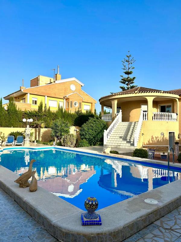 Properties for sale and rent in Spain photo 2