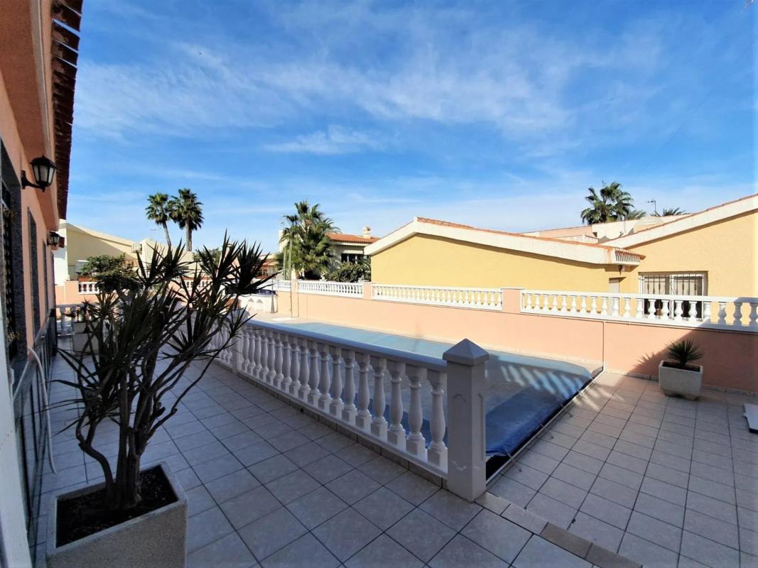 Properties for sale and rent in Spain photo 2