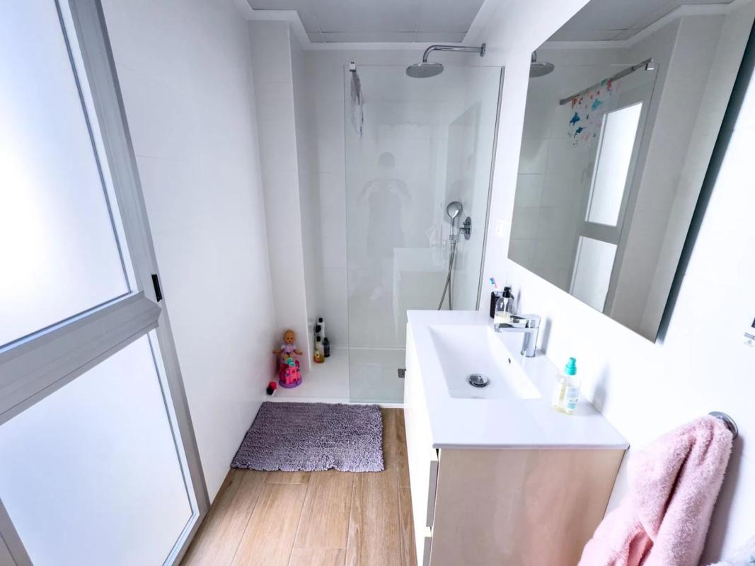 Properties for sale and rent in Spain photo 5