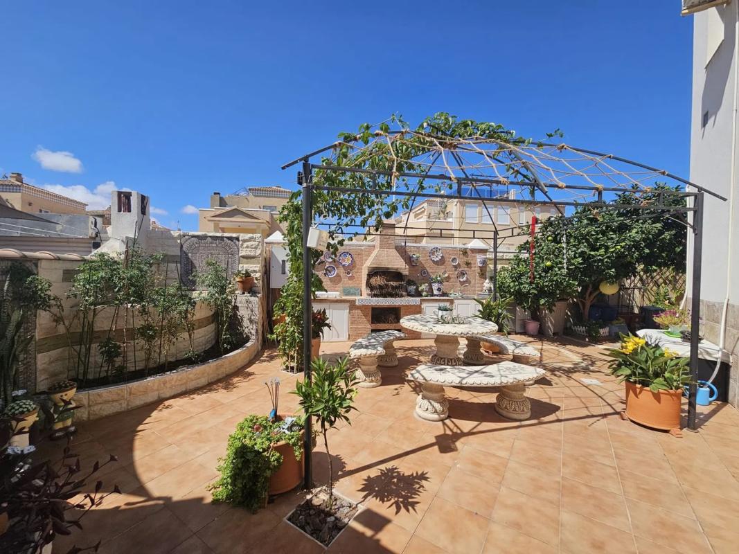 Properties for sale and rent in Spain photo 4