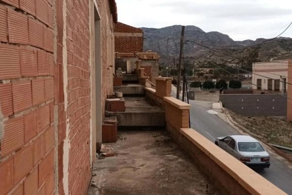 Edificio en Crevillente photo 1