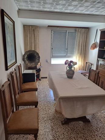 Edificio residencial en plaza de Baix Vila s/n photo 1