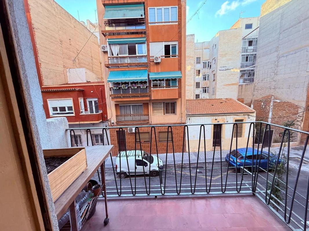 Propiedades en venta y alquiler en España photo 1
