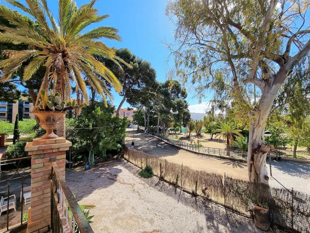 Edificio Residencial de 1000m2 en venta en San Juan de Alicante photo 2