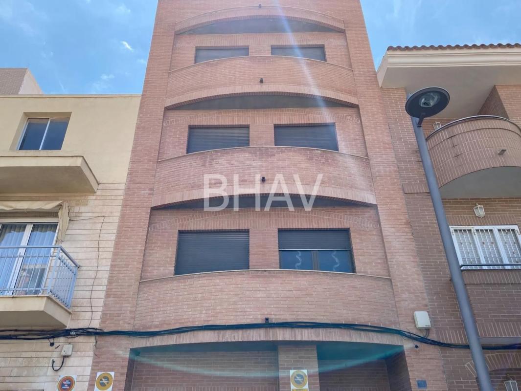 Propiedades en venta y alquiler en España photo 2