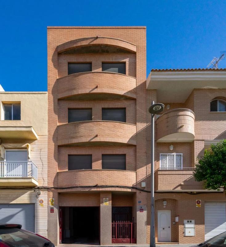 Propiedades en venta y alquiler en España photo 3