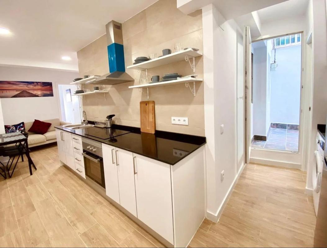 Здание Жилой площадью 1200м2 на продажу в Алкой photo 4