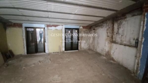 Edificio residencial en calle Sant Joan thumbnail 2