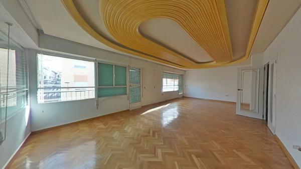 Edificio en Onil photo 1