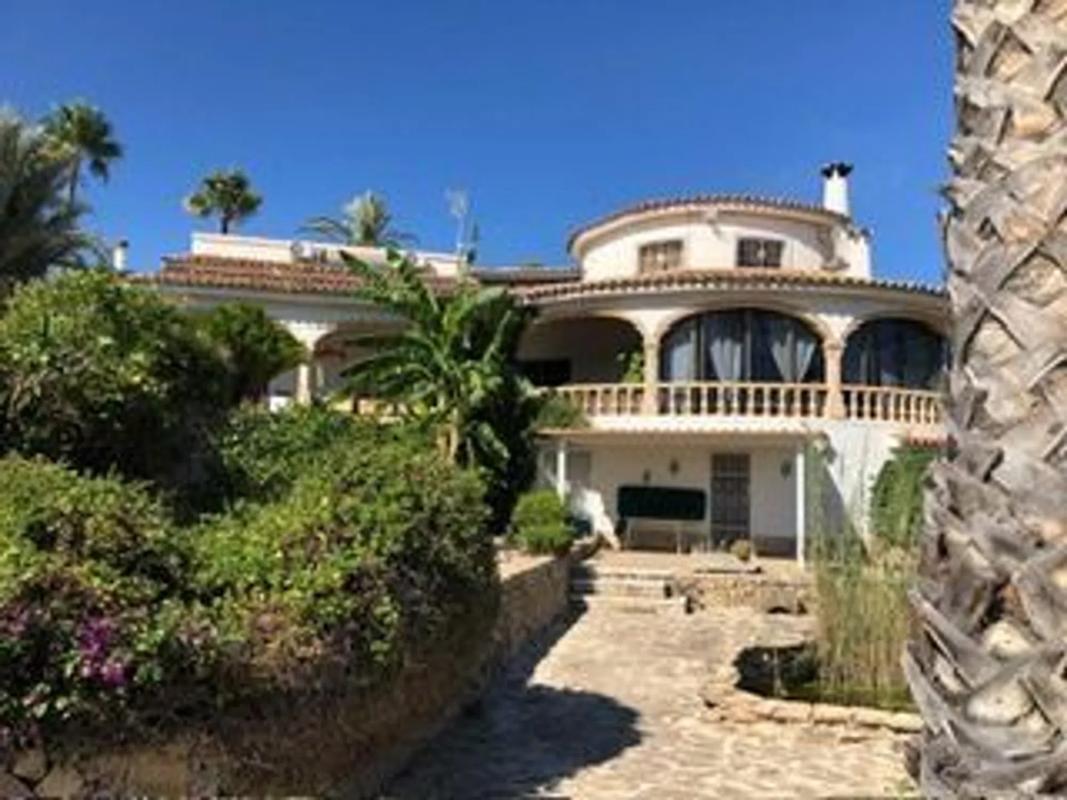 Propiedades en venta y alquiler en España photo 1