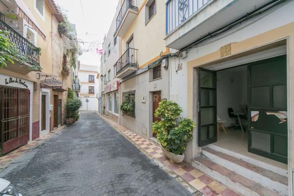 Edificio en calle Major, 9 thumbnail 2