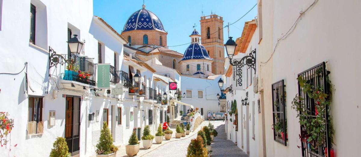 Propiedades en venta y alquiler en España photo 1
