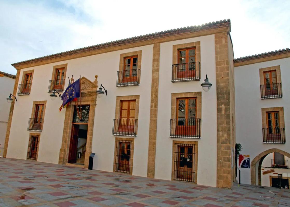 Propiedades en venta y alquiler en España photo 1