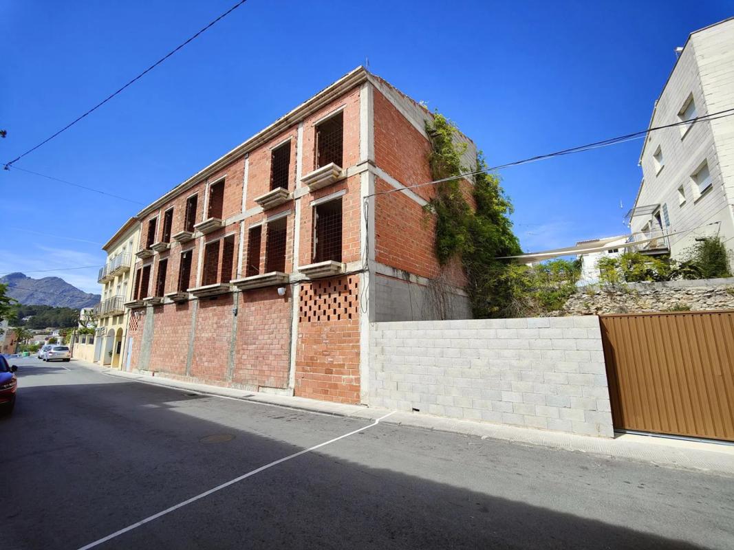 Propiedades en venta y alquiler en España photo 1