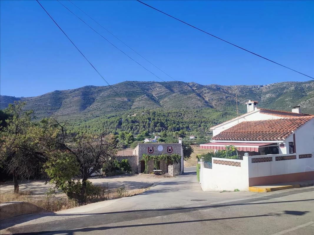 Propiedades en venta y alquiler en España photo 1