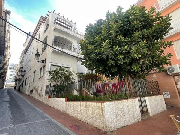 Edificio en calle Metge en Cosme Bayona, 1 photo 1