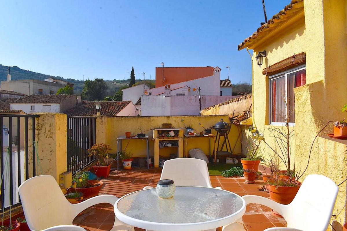 Propiedades en venta y alquiler en España photo 2